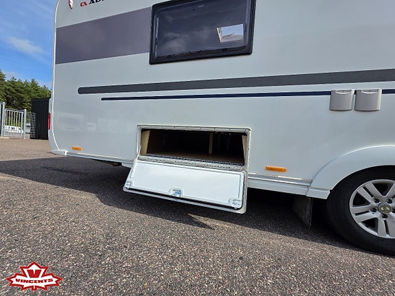 Adria ADORA 613 UT *Queenbed *Alde *El-golvvärme 17 of 19