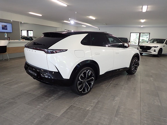 Mazda CX-6e 11 of 25