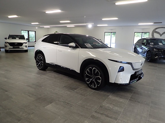Mazda CX-6e 16 of 25