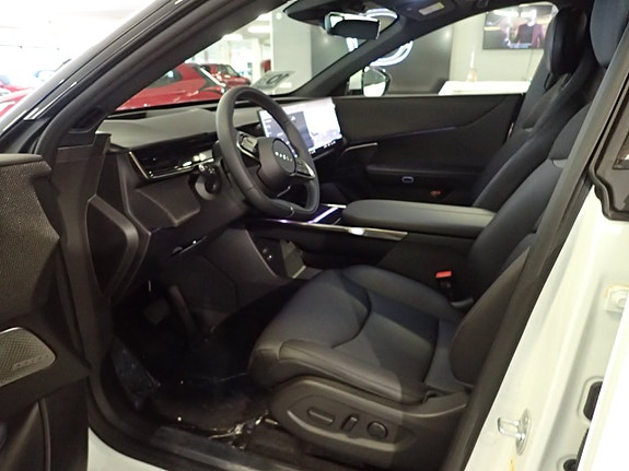 Mazda CX-6e 24 of 25
