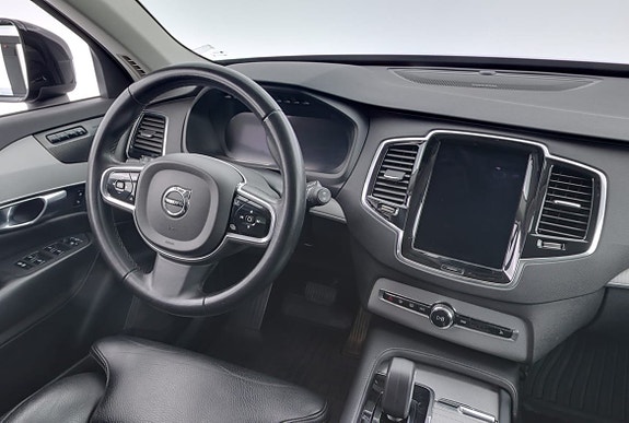 Volvo XC90 8 of 18