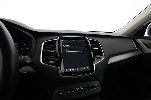 Volvo XC90 15 of 18