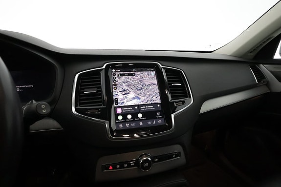Volvo XC90 13 of 18