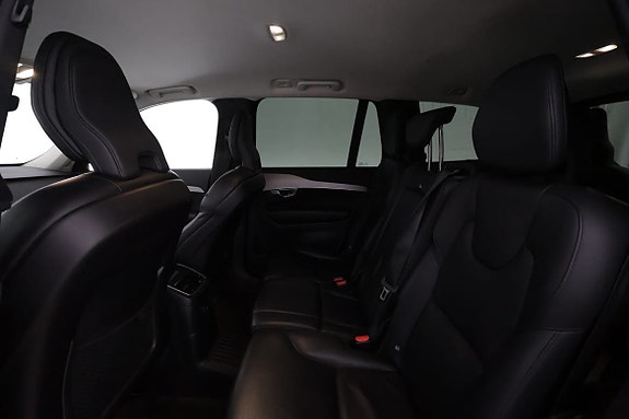 Volvo XC90 11 of 18