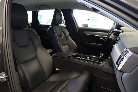Volvo V90 Cross Country 16 of 18