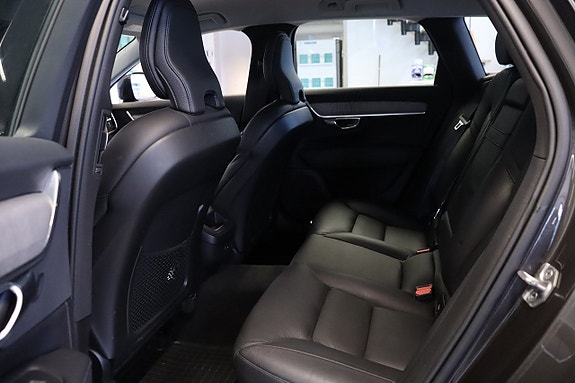 Volvo V90 Cross Country 15 of 18
