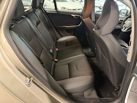 Volvo V60 6 of 16