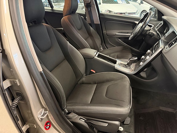 Volvo V60 9 of 16