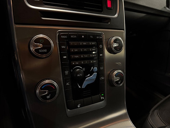 Volvo V60 13 of 16