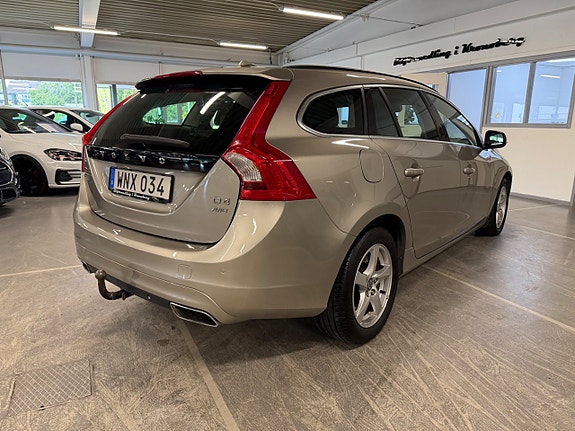 Volvo V60 3 of 16