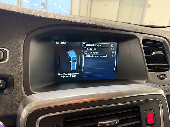 Volvo V60 14 of 16
