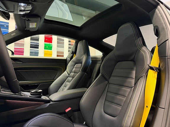 Porsche 911 Turbo S 16 of 24