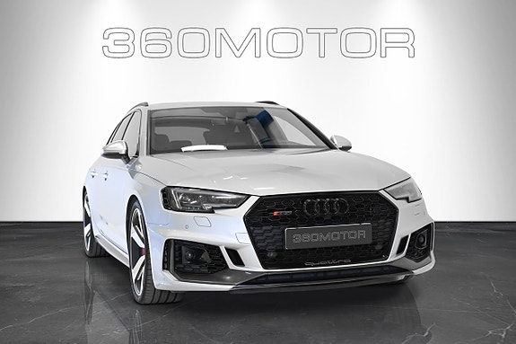 Audi RS4 2 of 13