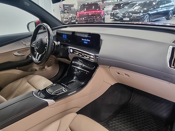 Mercedes-Benz EQC400 8 of 17