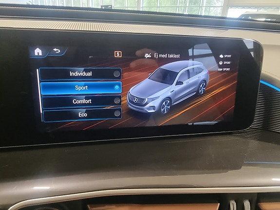Mercedes-Benz EQC400 15 of 17
