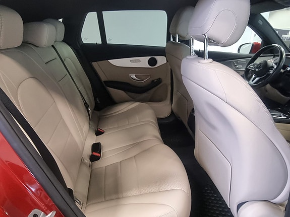 Mercedes-Benz EQC400 9 of 17