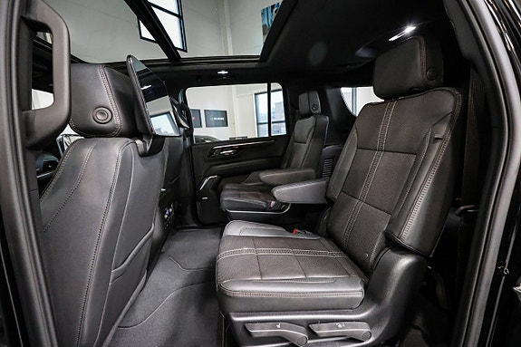 Chevrolet Suburban 20 of 30