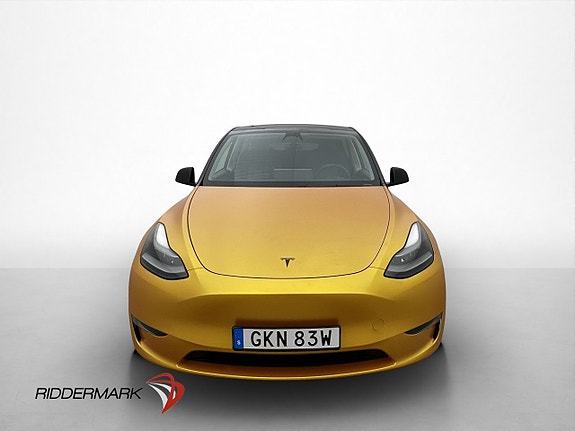 Tesla Model Y 3 of 28