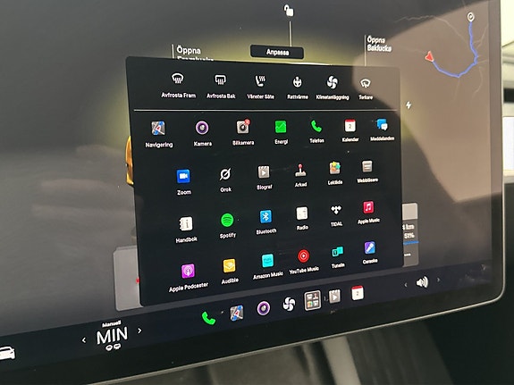 Tesla Model Y 21 of 28
