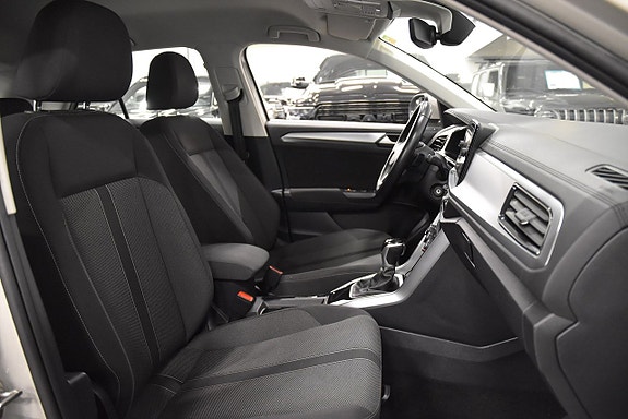 Volkswagen T-Roc 12 of 18