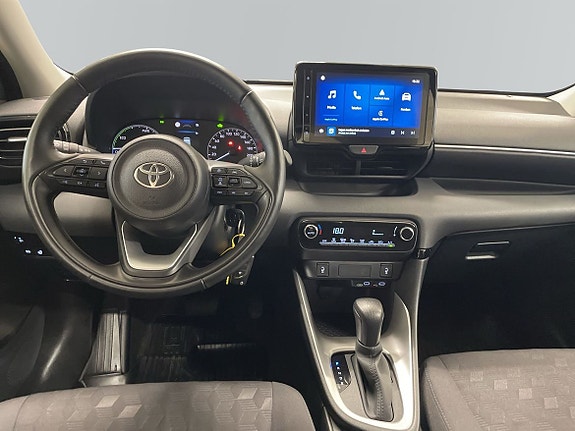 Toyota Yaris 8 of 16