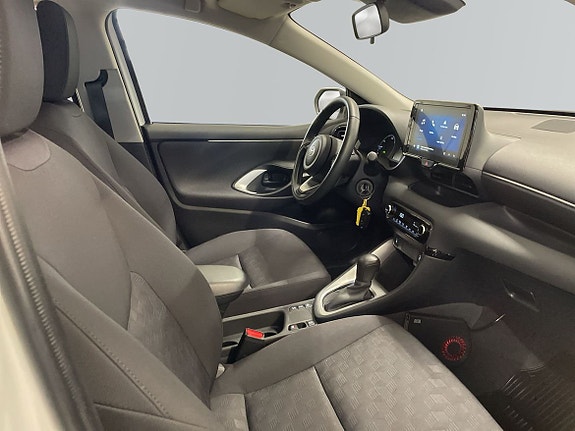 Toyota Yaris 6 of 16