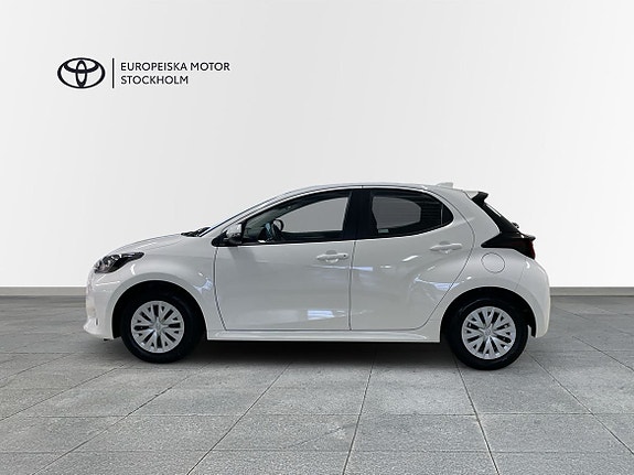 Toyota Yaris 3 of 16