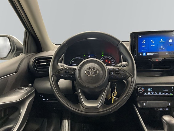 Toyota Yaris 9 of 16