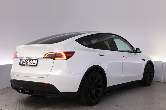 Tesla Model Y 5 of 27