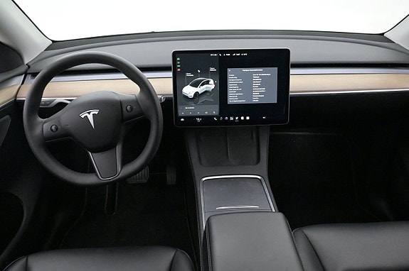 Tesla Model Y 6 of 27