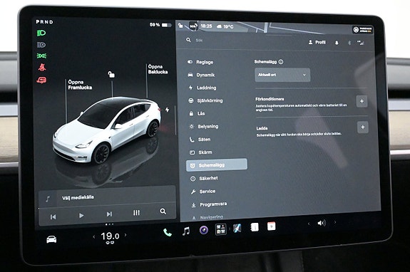 Tesla Model Y 16 of 27