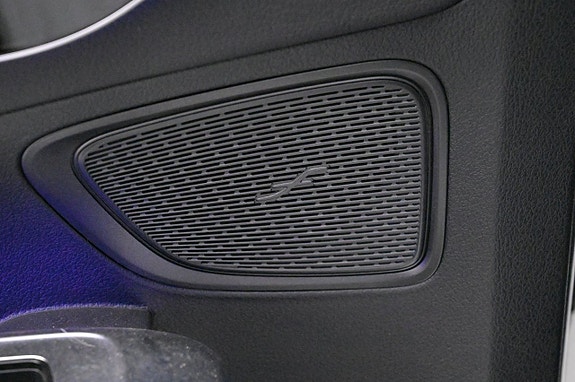 Mercedes-Benz C300 15 of 27