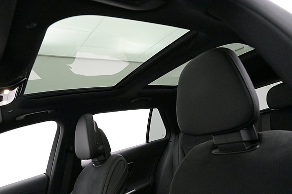 Mercedes-Benz C300 24 of 27