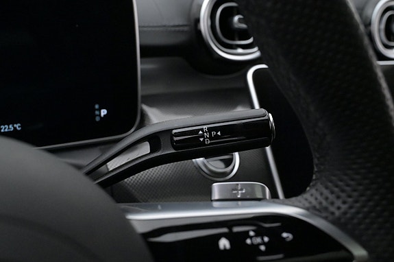 Mercedes-Benz C300 8 of 27