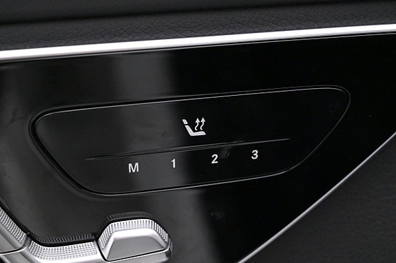 Mercedes-Benz C300 14 of 27