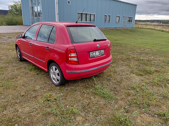 Skoda Fabia 2 of 5