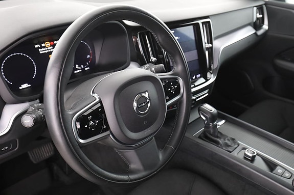 Volvo V60 11 of 30
