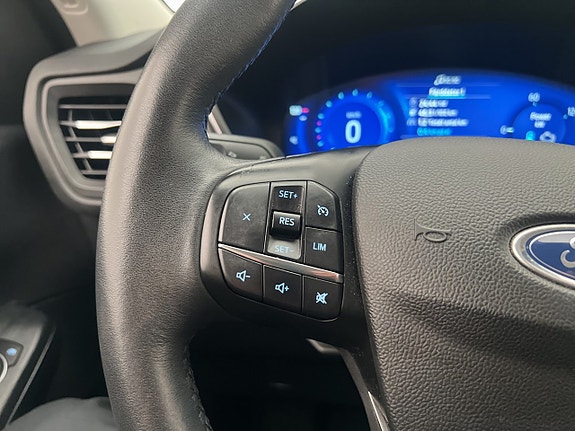 Ford Kuga 23 of 28