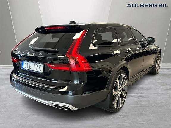Volvo V90 Cross Country 5 of 29