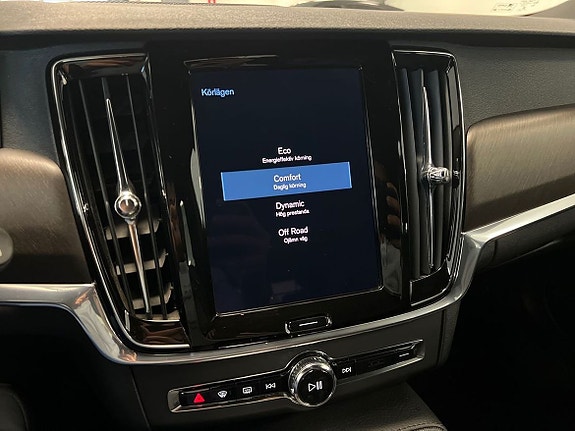 Volvo V90 Cross Country 19 of 29