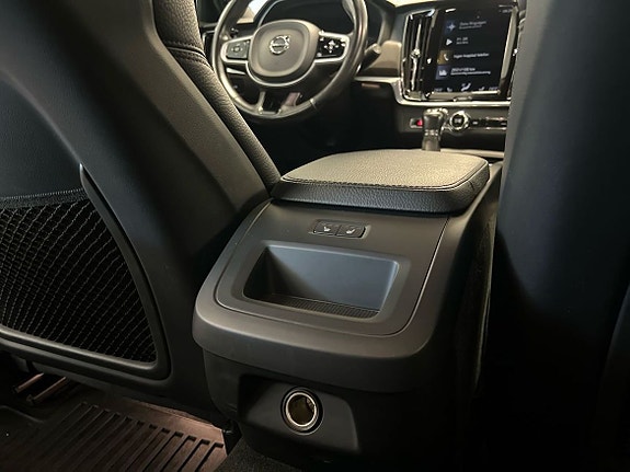 Volvo V90 Cross Country 24 of 29