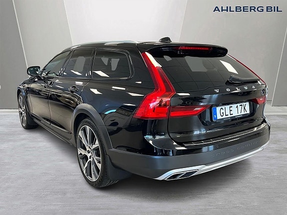 Volvo V90 Cross Country 3 of 29