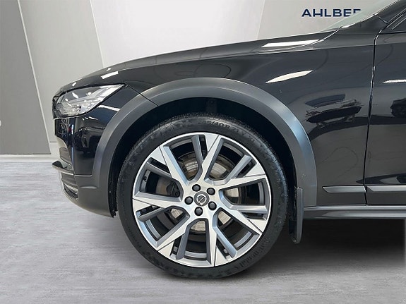Volvo V90 Cross Country 8 of 29