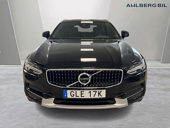 Volvo V90 Cross Country 6 of 29