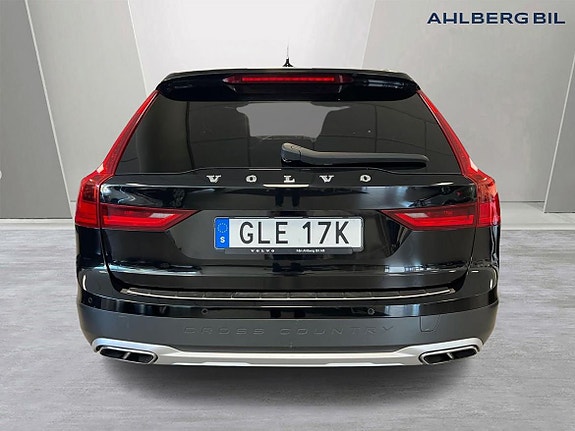 Volvo V90 Cross Country 7 of 29