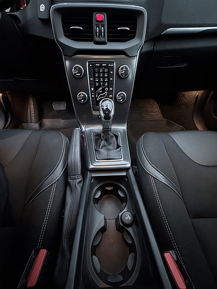 Volvo V40 15 of 24