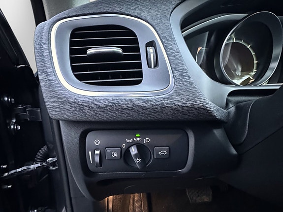 Volvo V40 10 of 24