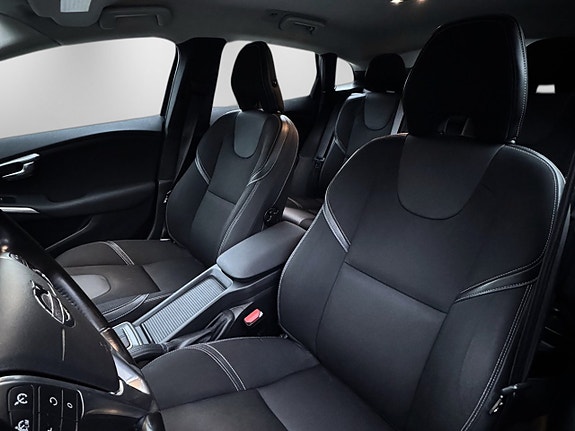 Volvo V40 12 of 24
