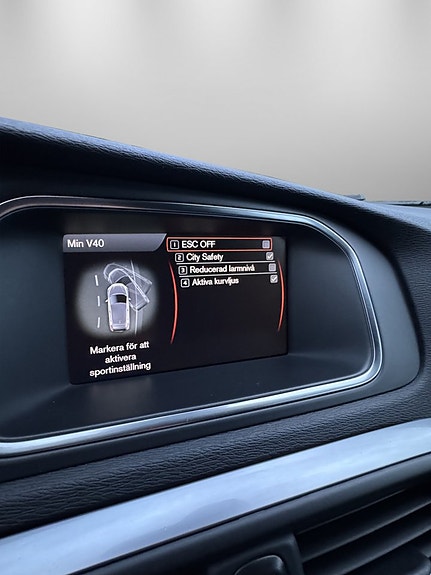 Volvo V40 21 of 24