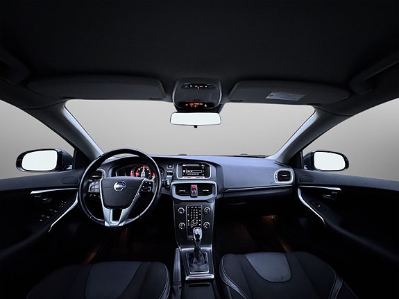 Volvo V40 17 of 24